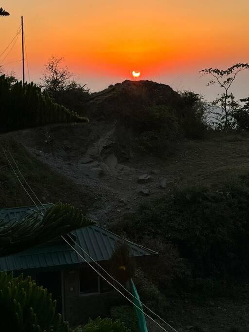 Kasauli Cascade A Cheerfull 4 Bedroom Challet 외부 사진